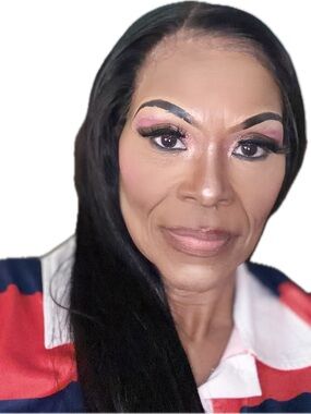 Meet your Posher, Angela